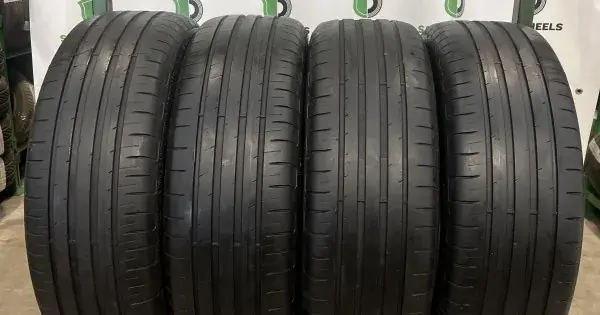 GOODYEAR EFFICIENT GRIP PERFORMANCE 205/60 R16 92V Bestseller