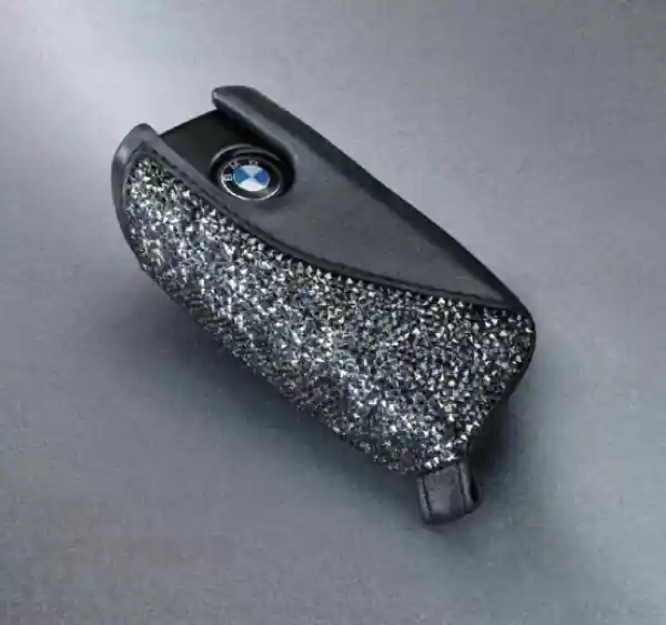 Husa cheie Crystal Clarity - BMW Seria 2 U06, Seria 5 G60, Seria 7 G70, X1 U11 U12, X5 G05 G18 M F95, X6 G06 M F96, X7 G07 XM G09 Retur ușor